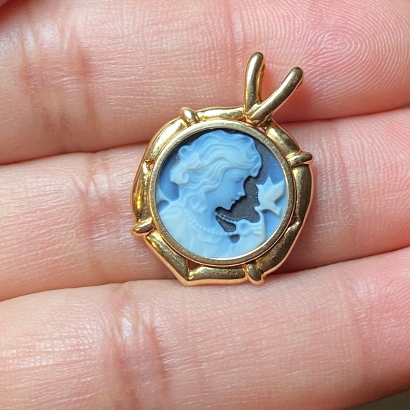 Rare Antique 18K YG Onyx And Carved Agate Cameo Pendant - Picture 2 of 9